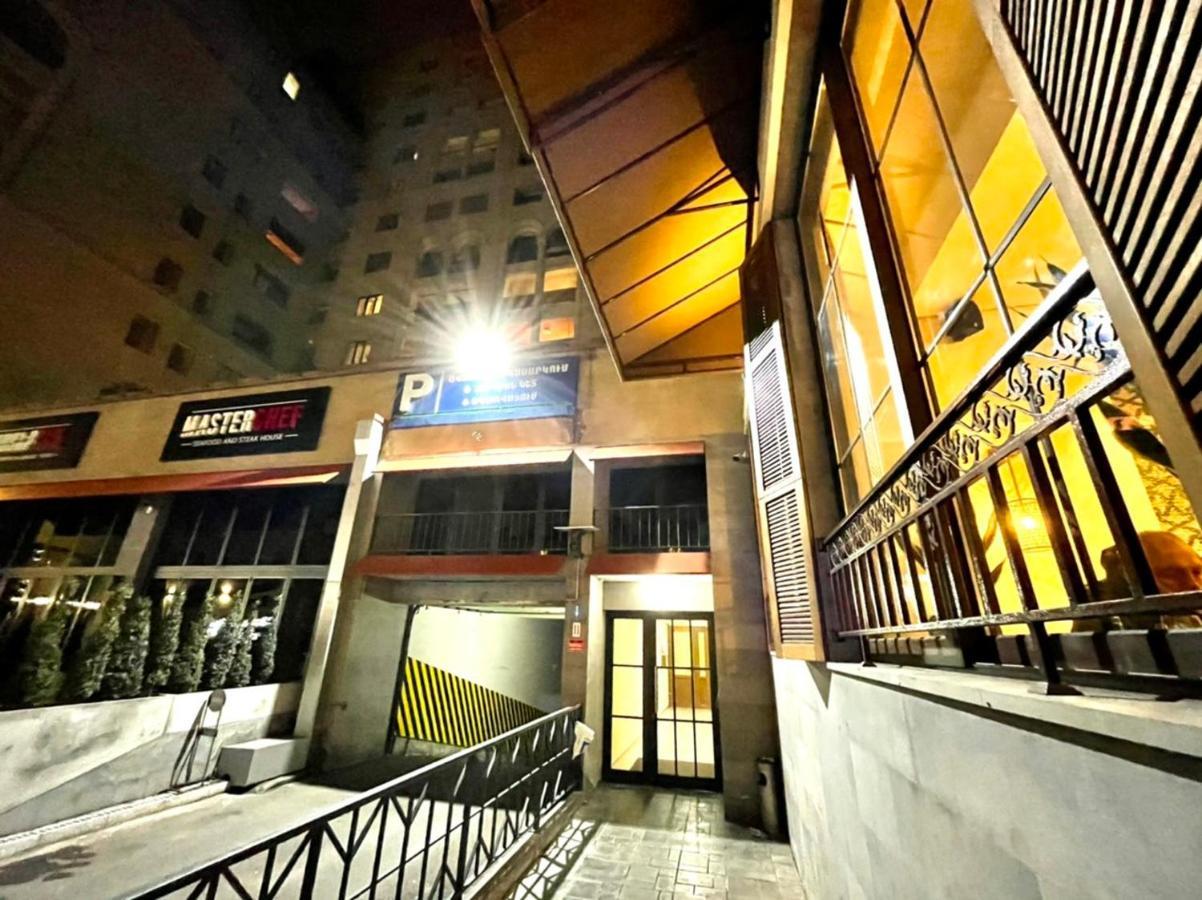 Armenak Apartment 5-Комнатная Erévan Extérieur photo