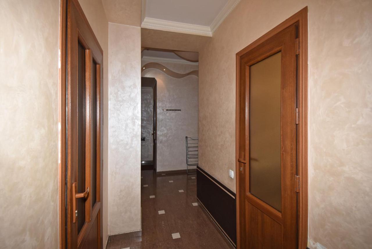 Armenak Apartment 5-Комнатная Erévan Extérieur photo