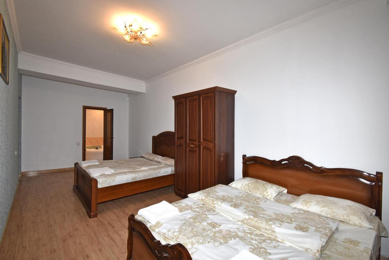 Armenak Apartment 5-Комнатная Erévan Extérieur photo