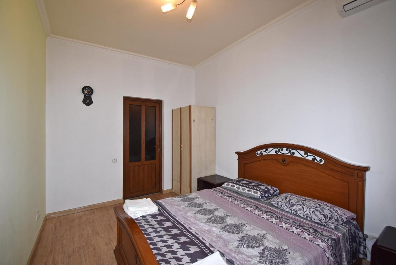 Armenak Apartment 5-Комнатная Erévan Extérieur photo