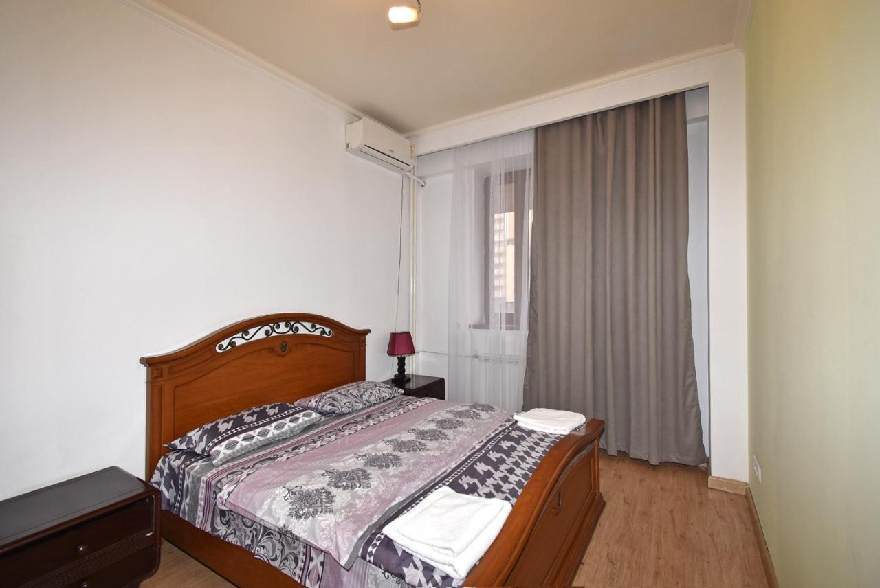Armenak Apartment 5-Комнатная Erévan Extérieur photo