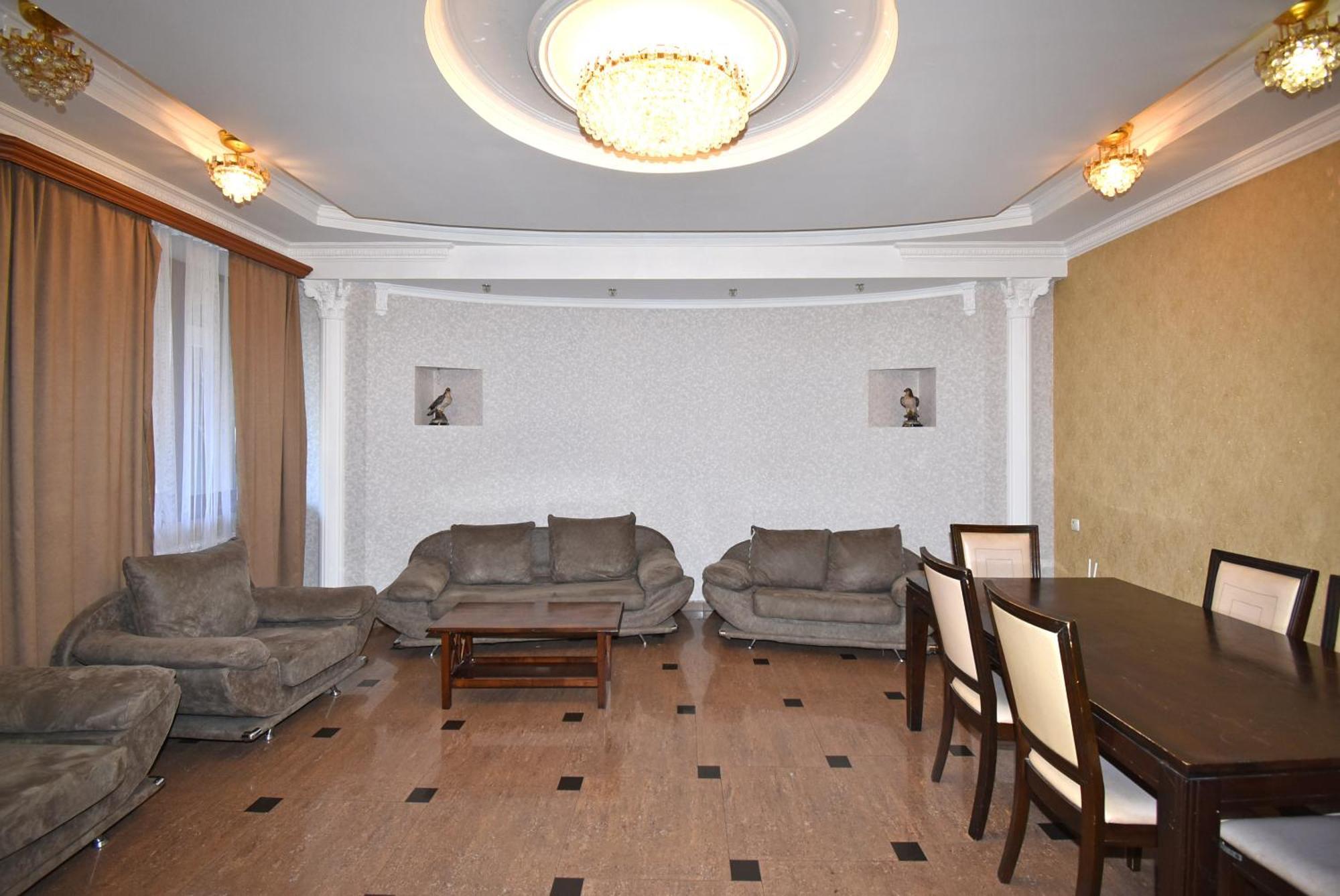 Armenak Apartment 5-Комнатная Erévan Extérieur photo