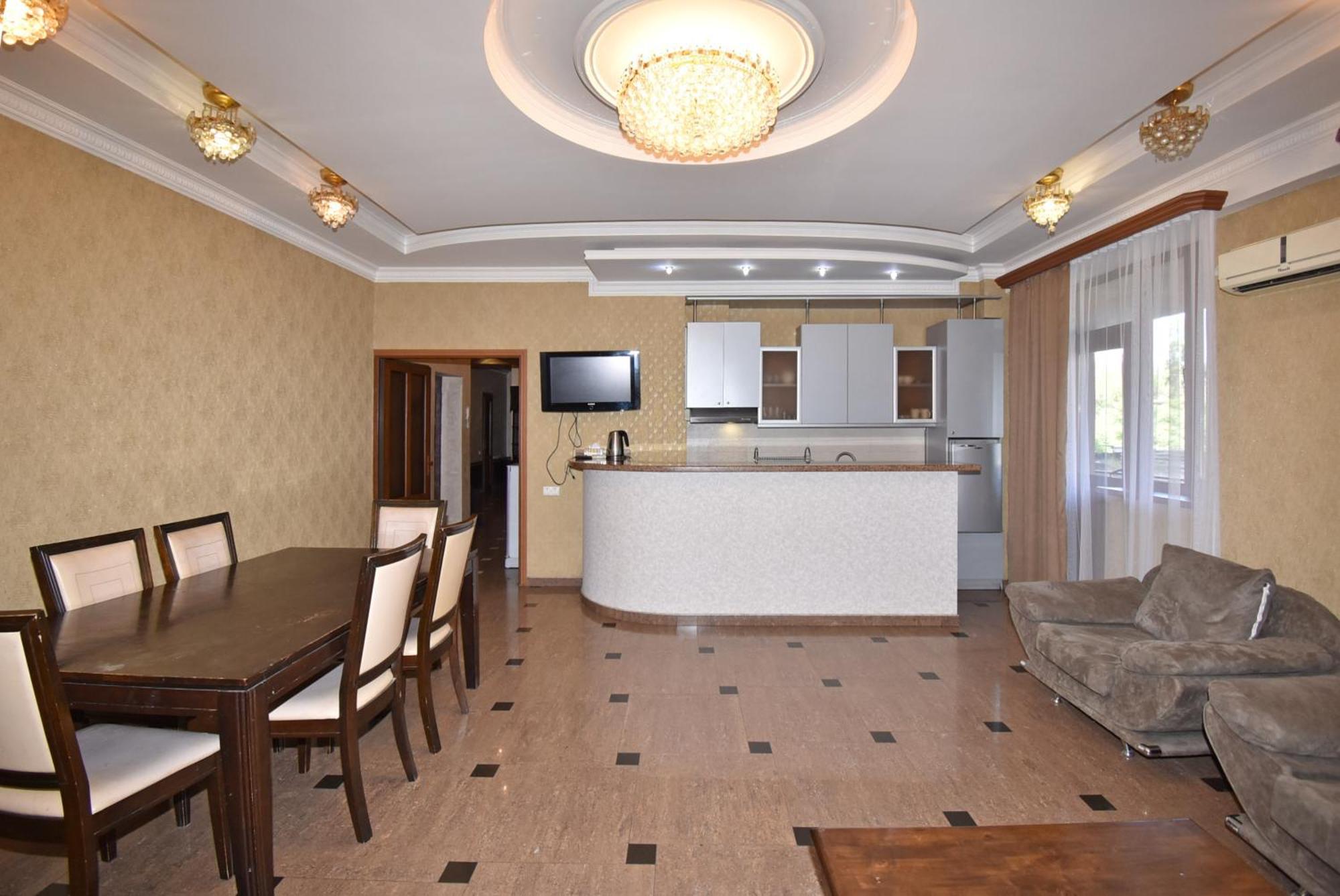 Armenak Apartment 5-Комнатная Erévan Extérieur photo